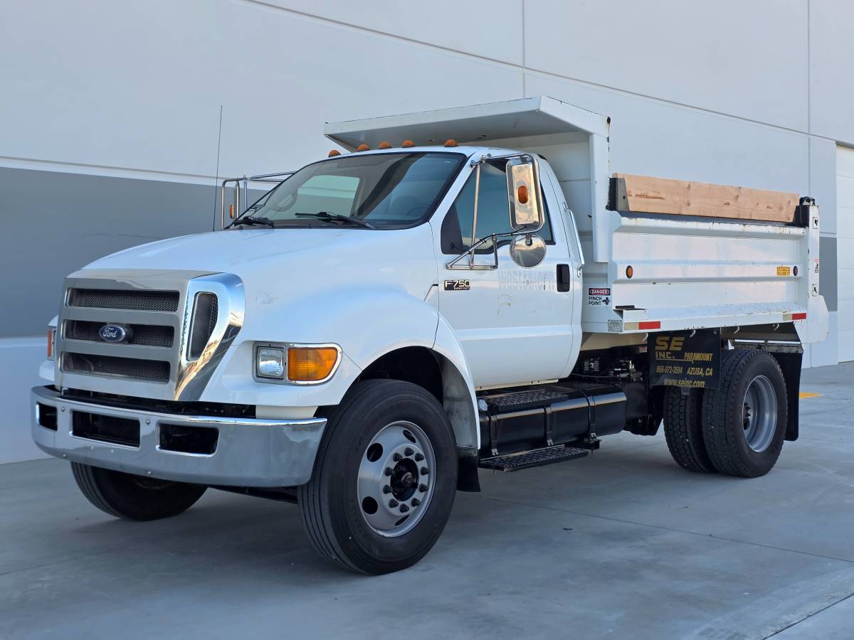 2010 Ford, Import USA — Foto 8 z 12