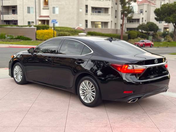 2016 Lexus, Import USA — Foto 1