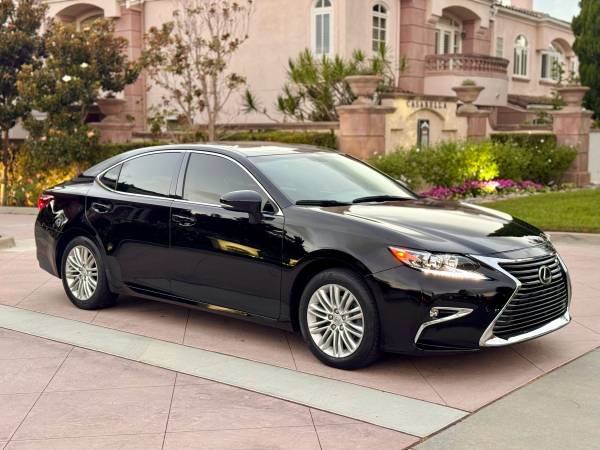 2016 Lexus, Import USA — Foto 2 z 12