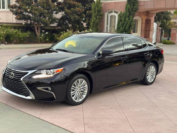 2016 Lexus, Import USA — Foto 3 z 12