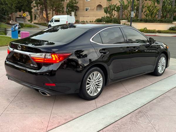 2016 Lexus, Import USA — Foto 4 z 12