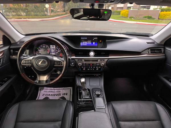 2016 Lexus, Import USA — Foto 7 z 12