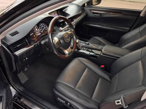2016 Lexus, Import USA — Foto 8 z 12