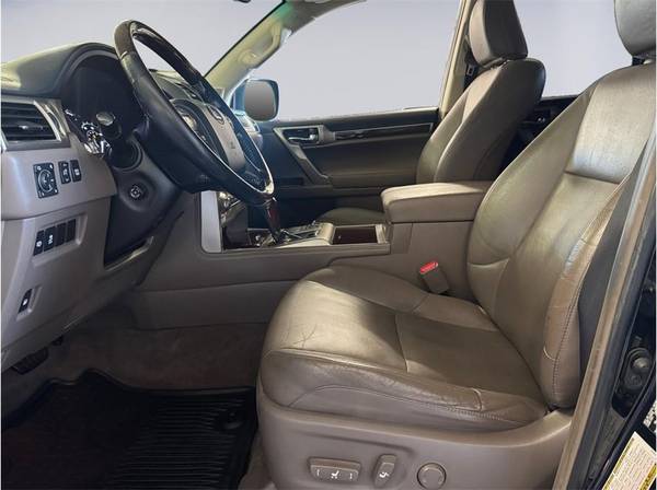 2017 Lexus, Import USA — Foto 11 z 12