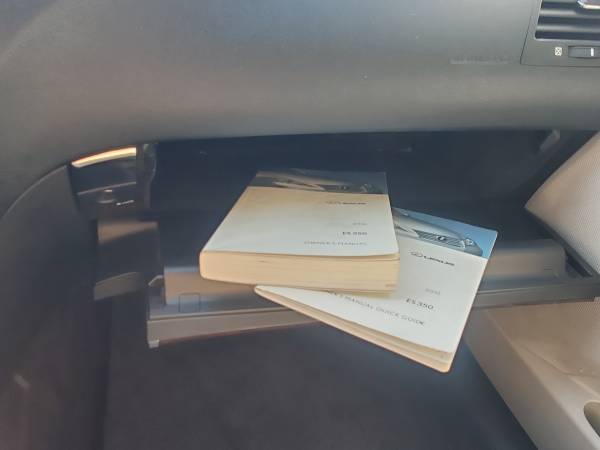 2010 Lexus, beige, Import USA — Foto 11 z 12