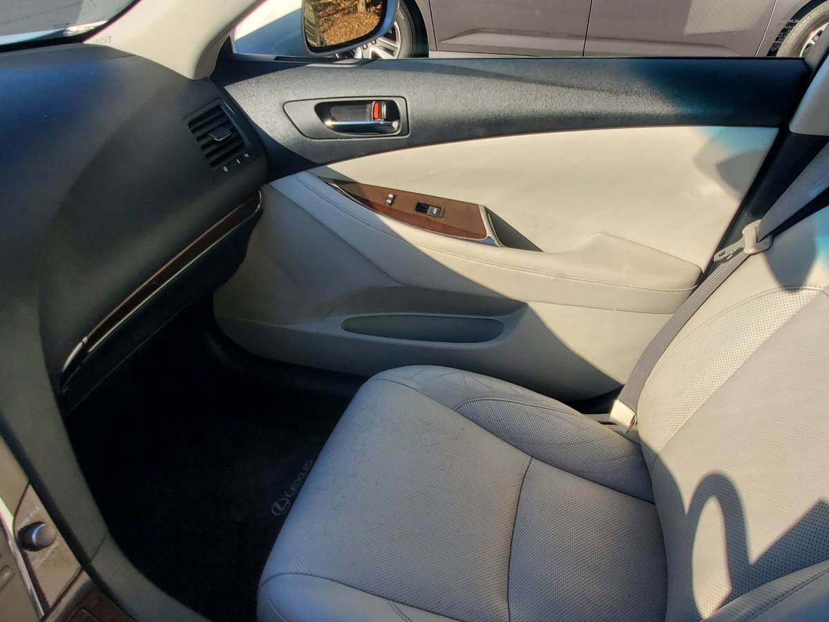 2010 Lexus, beige, Import USA — Foto 12 z 12
