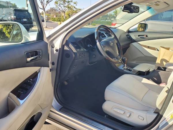 2010 Lexus, beige, Import USA — Foto 5 z 12