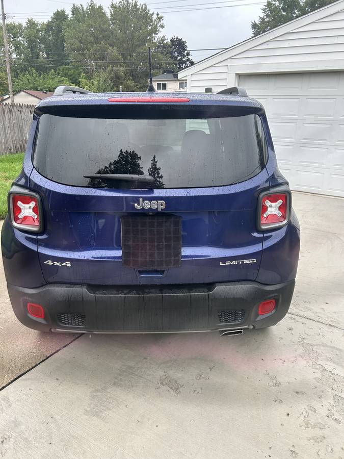 2021 Jeep, Import USA — Foto 4 z 8