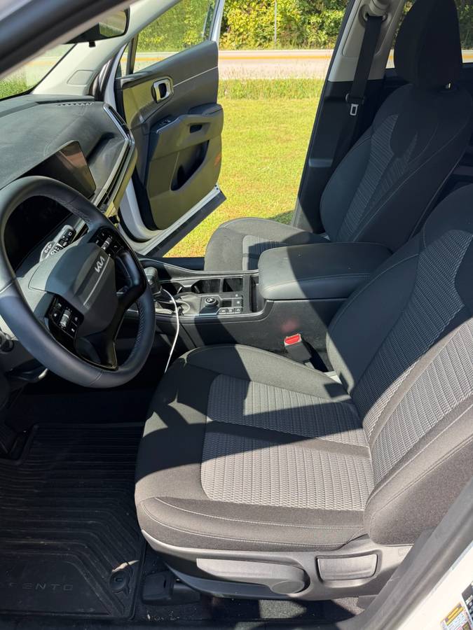 2026 Kia, Import USA — Foto 2 z 12