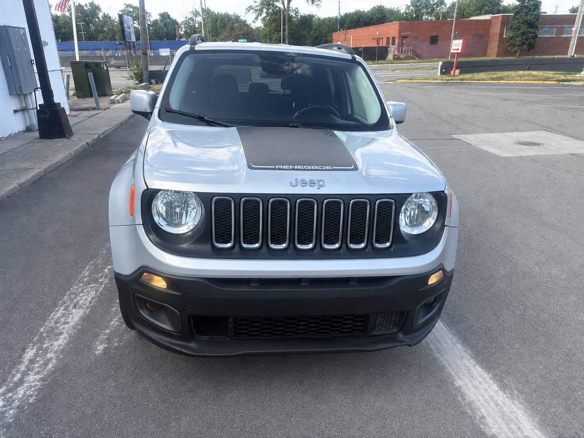 2017 Jeep, Import USA — Foto 2 z 12