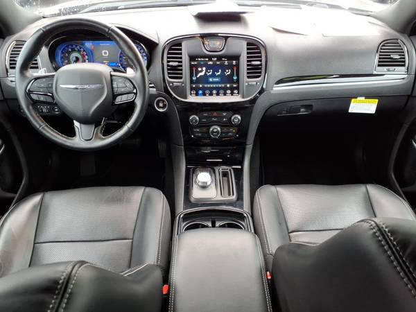 2022 Chrysler, Import USA — Foto 9 z 12