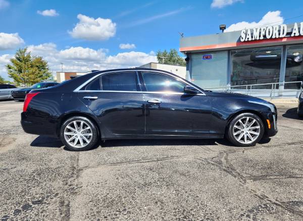 2016 Cadillac, Import USA — Foto 3 z 12