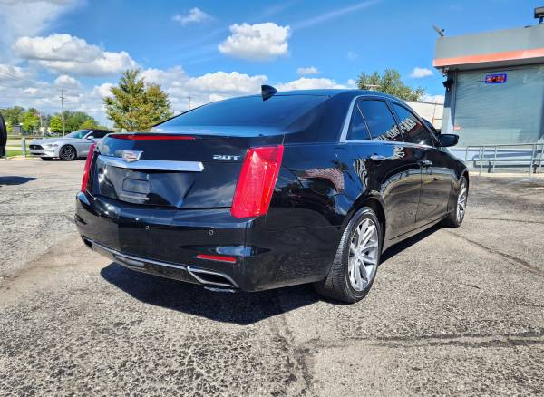 2016 Cadillac, Import USA — Foto 5 z 12
