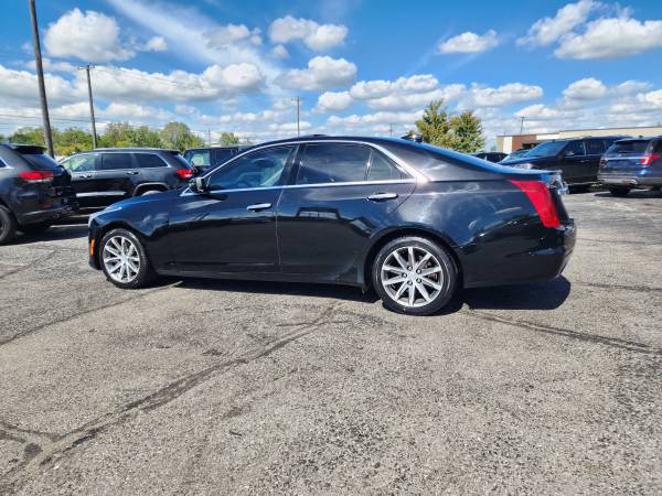 2016 Cadillac, Import USA — Foto 9 z 12