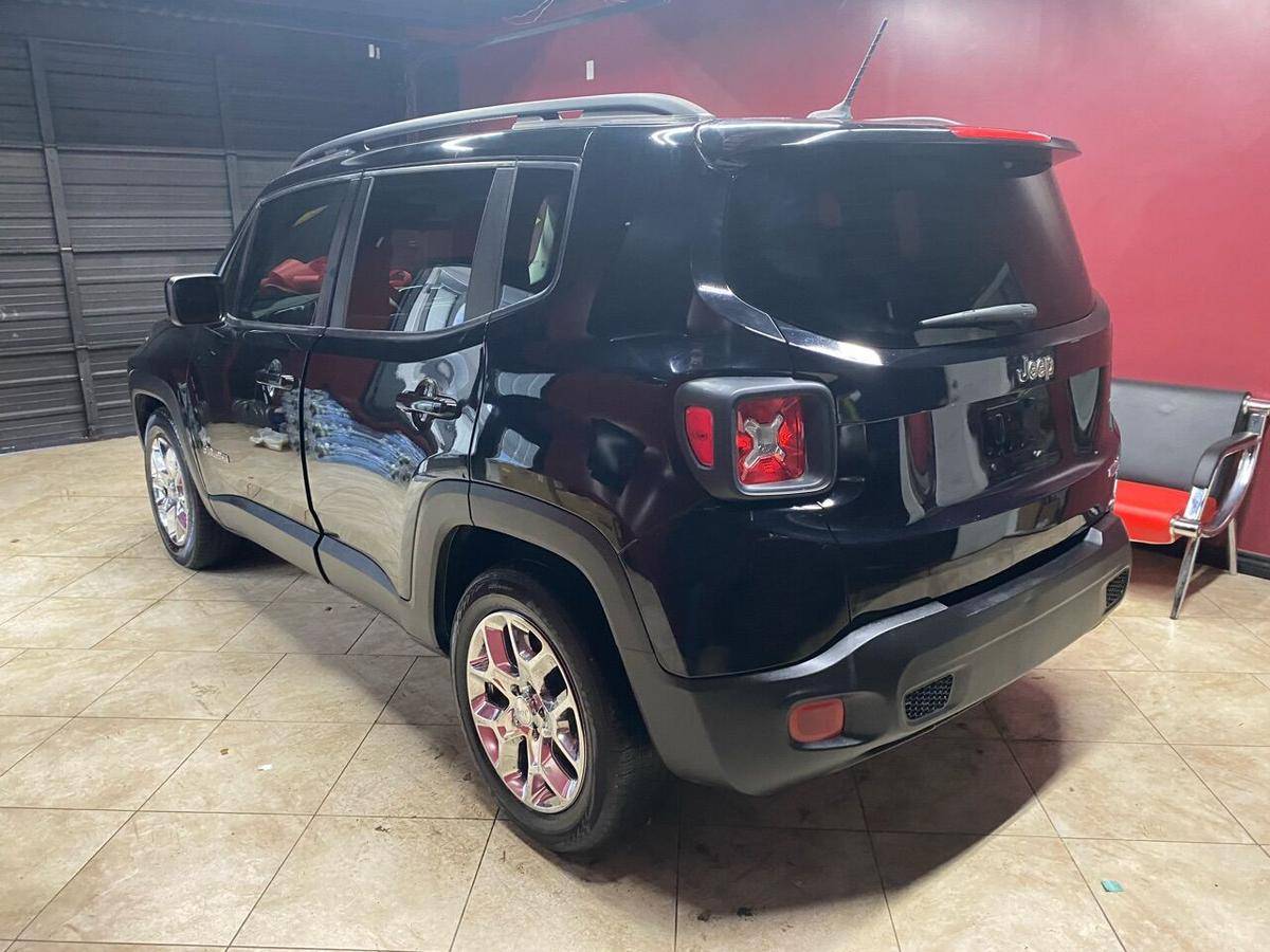 2017 Jeep, Import USA — Foto 7 z 12