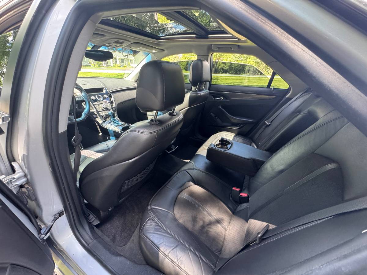 2011 Cadillac, Import USA — Foto 12 z 12
