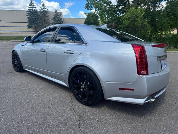 2011 Cadillac, Import USA — Foto 6 z 12