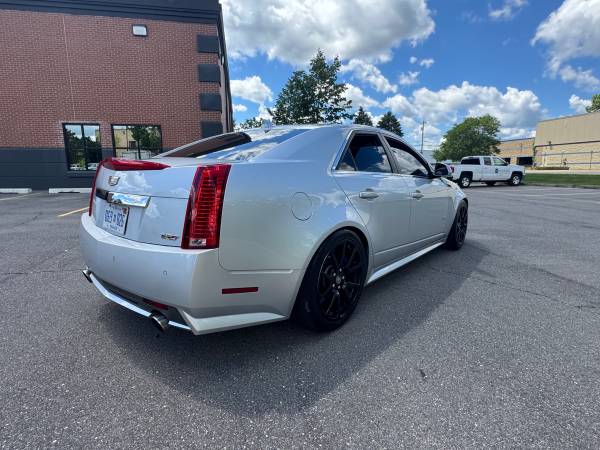 2011 Cadillac, Import USA — Foto 7 z 12