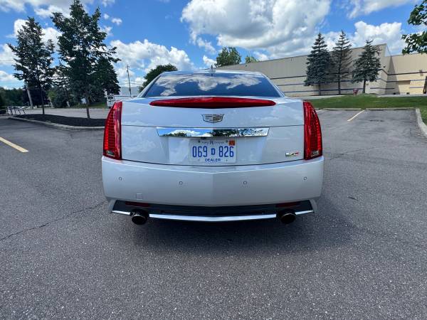 2011 Cadillac, Import USA — Foto 9 z 12