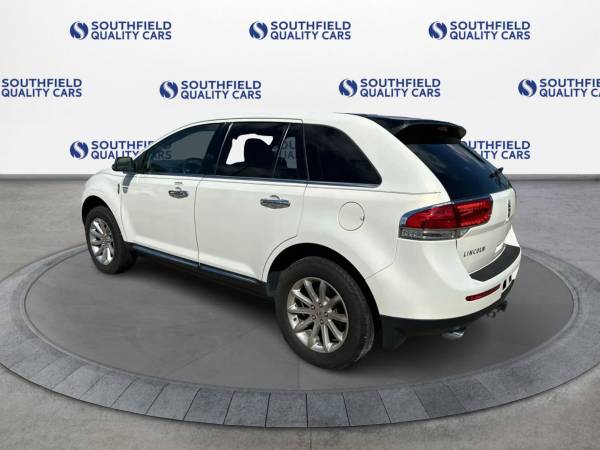 2013 Lincoln, Import USA — Foto 4 z 9