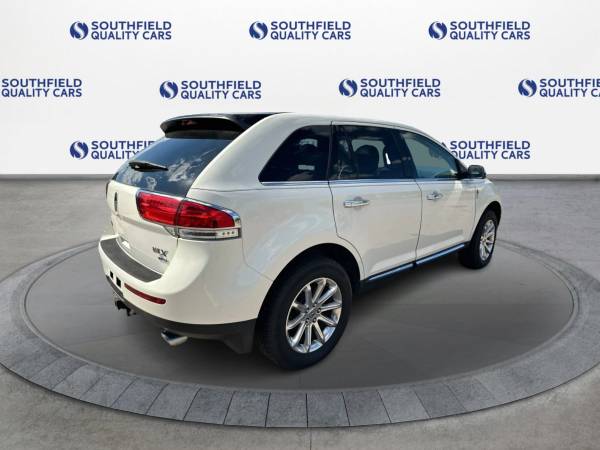 2013 Lincoln, Import USA — Foto 6 z 9