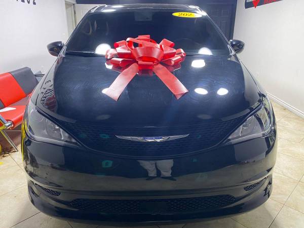 2023 Chrysler, Import USA — Foto 4 z 12