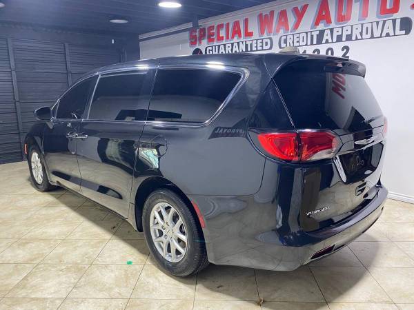 2023 Chrysler, Import USA — Foto 5 z 12