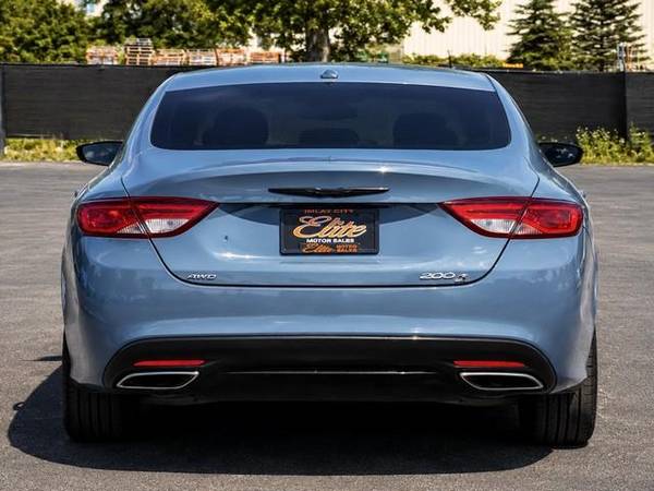2015 Chrysler, Import USA — Foto 5 z 11