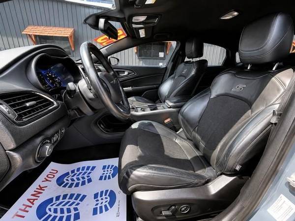 2015 Chrysler, Import USA — Foto 6 z 11