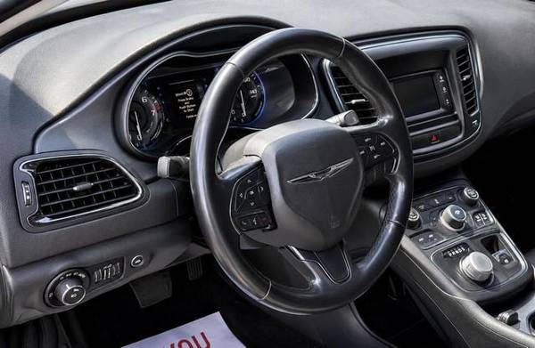 2015 Chrysler, Import USA — Foto 8 z 11