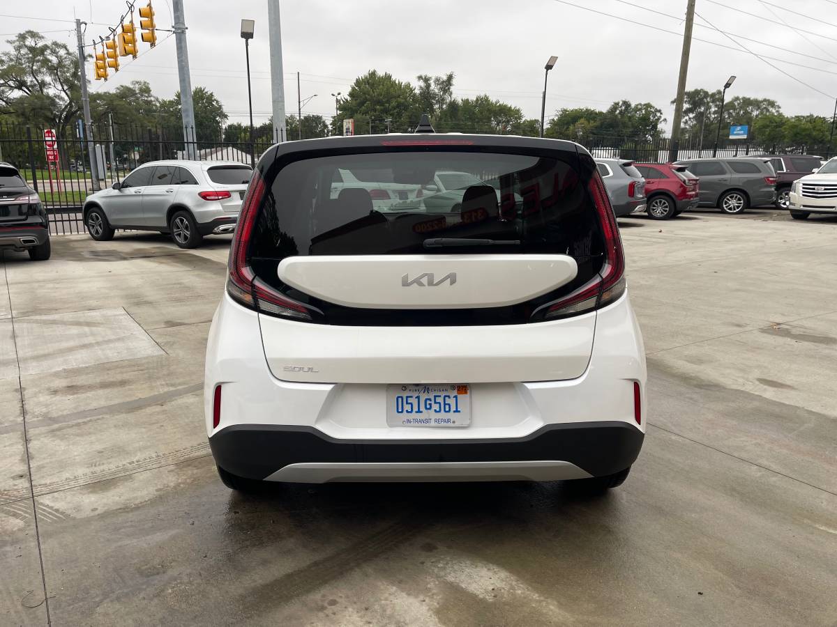 2023 Kia, Import USA — Foto 3 z 12