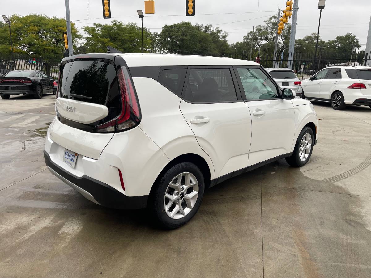 2023 Kia, Import USA — Foto 4 z 12