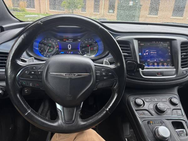 2016 Chrysler, Import USA — Foto 1