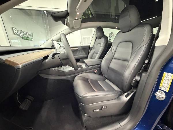 2024 Tesla, Import USA — Foto 9 z 12