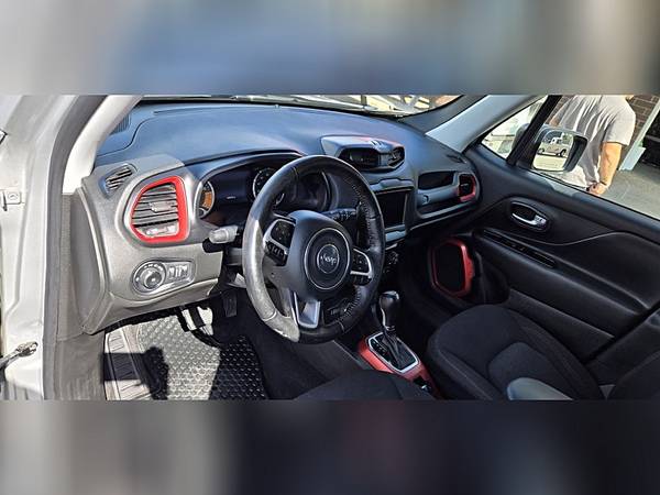 2020 Jeep, Import USA — Foto 4 z 5