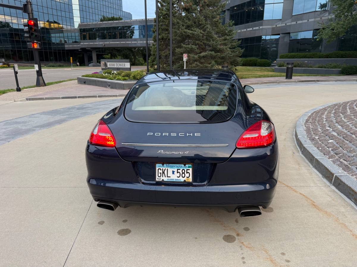 2011 Porsche, Import USA — Foto 12 z 12