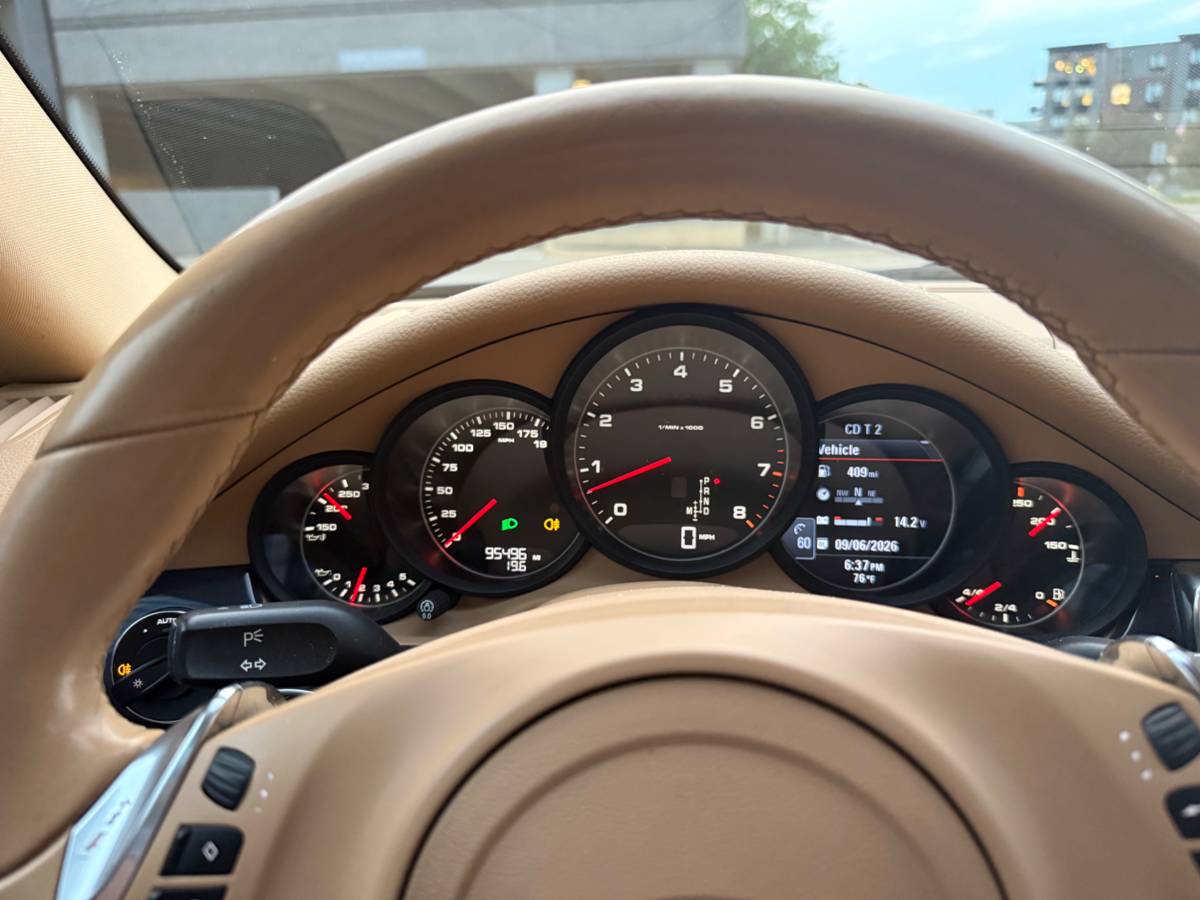 2011 Porsche, Import USA — Foto 5 z 12