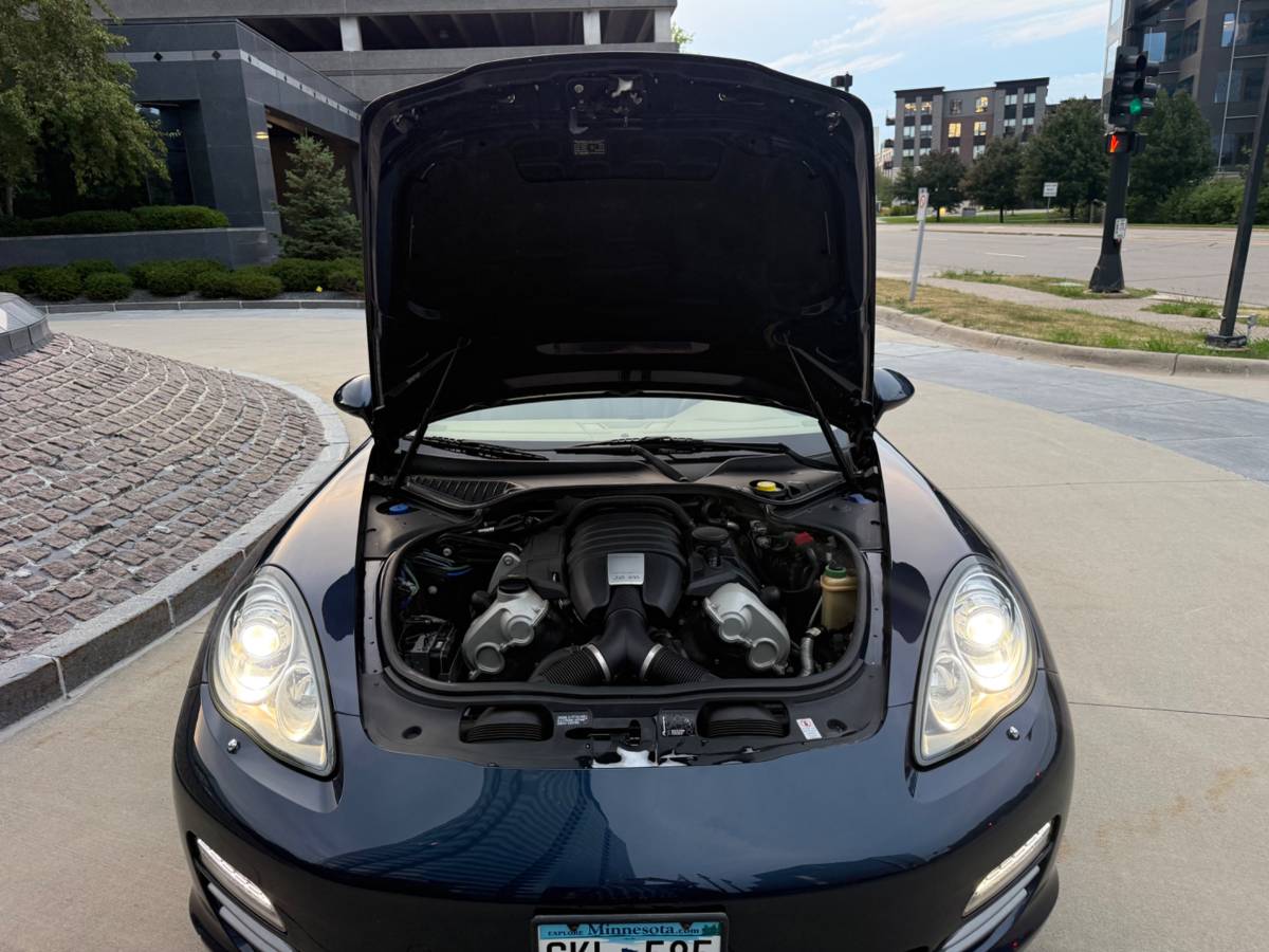 2011 Porsche, Import USA — Foto 6 z 12