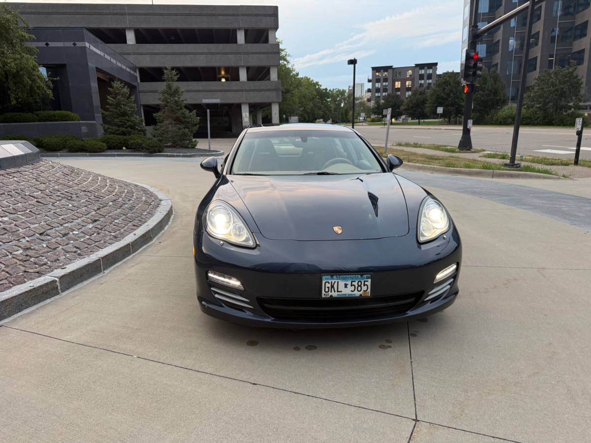 2011 Porsche, Import USA — Foto 7 z 12