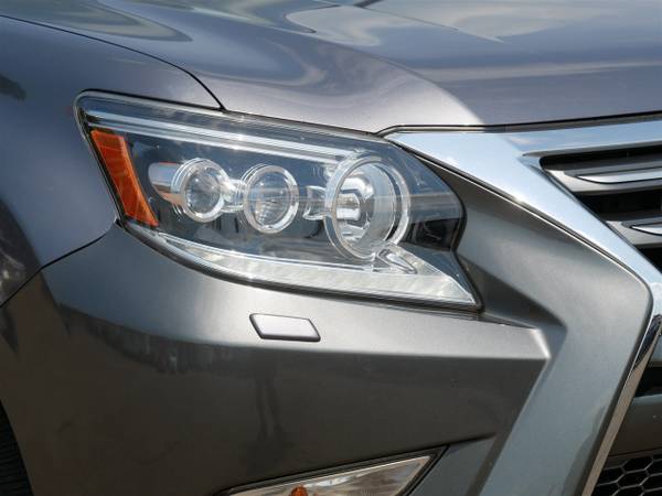 2019 Lexus, Import USA — Foto 9 z 12