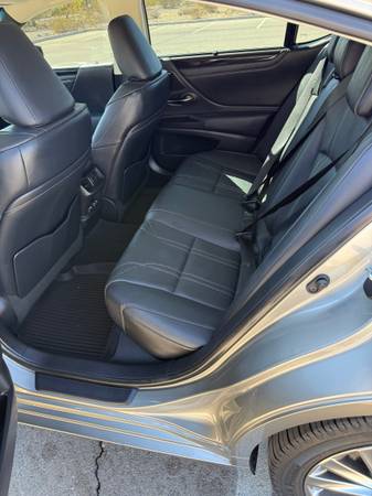 2021 Lexus, Import USA — Foto 12 z 12