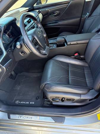 2021 Lexus, Import USA — Foto 9 z 12