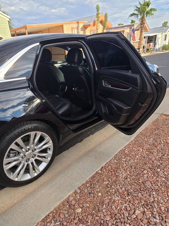 2019 Cadillac, Import USA — Foto 2 z 9