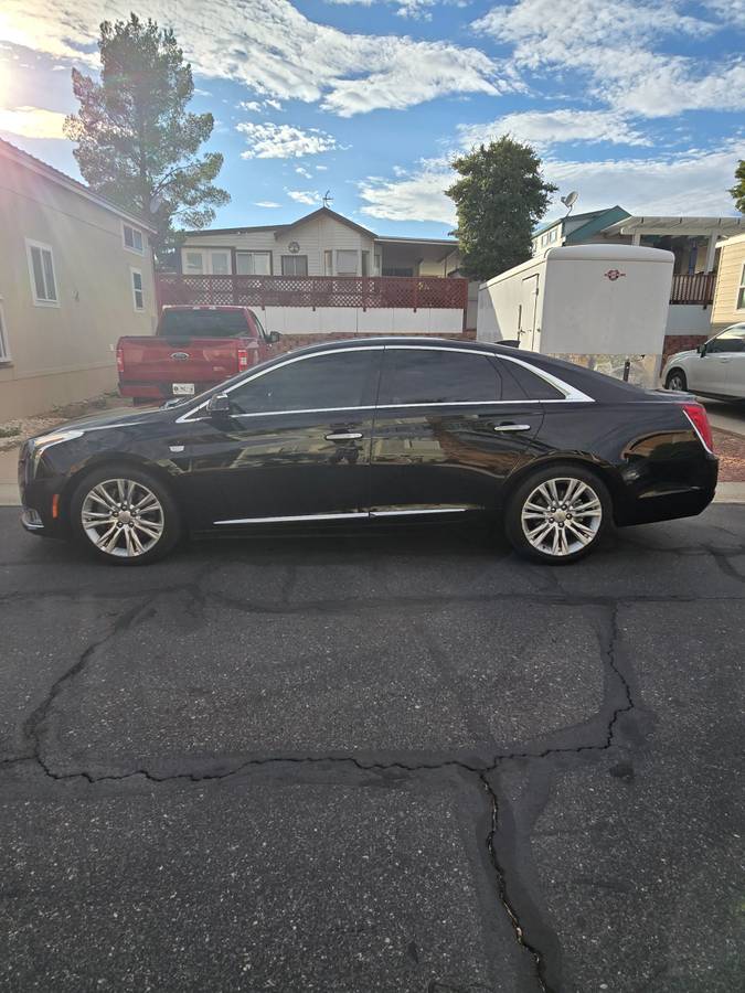 2019 Cadillac, Import USA — Foto 8 z 9