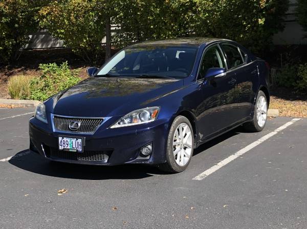 2011 Lexus, Import USA — Foto 1 z 12 2011 Lexus, Import USA — Foto 1 z 12