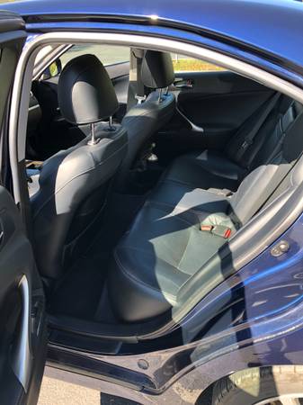 2011 Lexus, Import USA — Foto 12 z 12