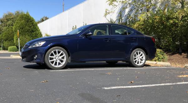 2011 Lexus, Import USA — Foto 4 z 12
