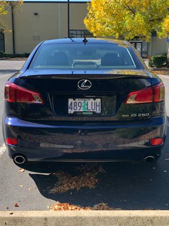 2011 Lexus, Import USA — Foto 5 z 12