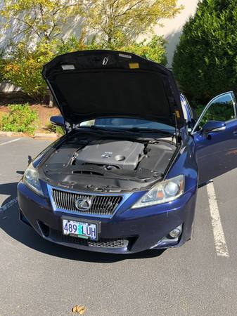 2011 Lexus, Import USA — Foto 6 z 12