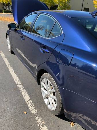 2011 Lexus, Import USA — Foto 7 z 12
